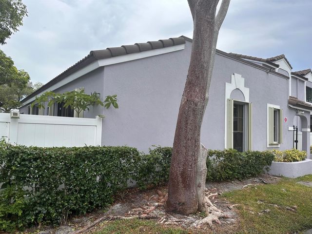 11673 NW 11th Street, Pembroke Pines, FL 33026