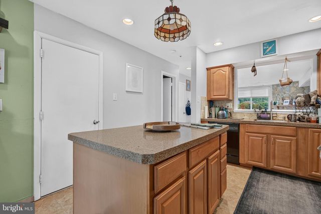 301 BARTON RUN BLVD, Marlton, NJ 08053