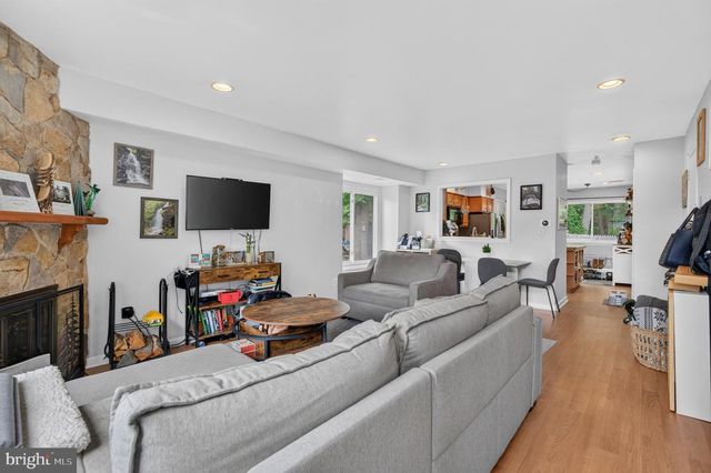 301 BARTON RUN BLVD, Marlton, NJ 08053
