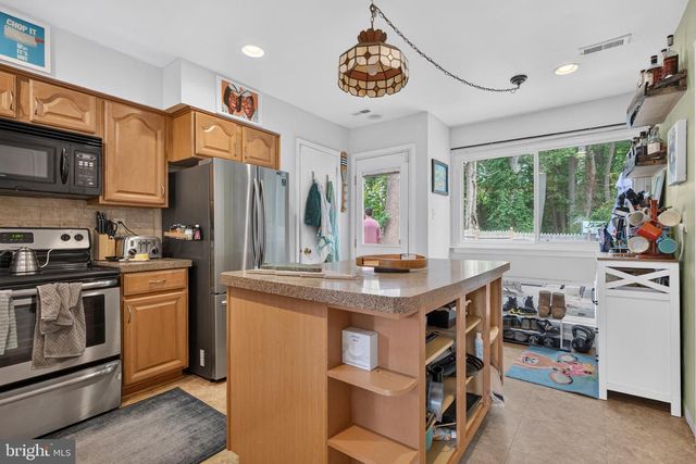 301 BARTON RUN BLVD, Marlton, NJ 08053