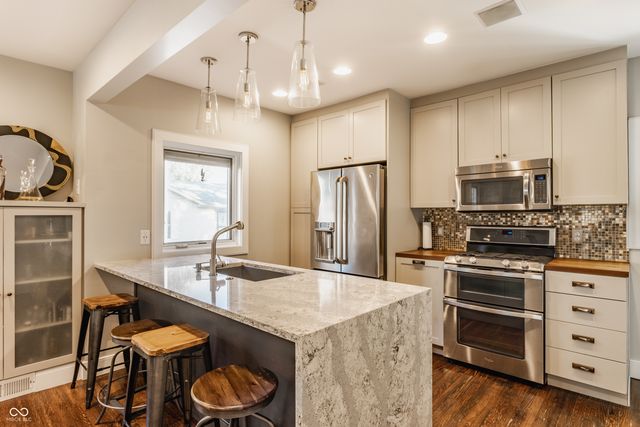 4611 Carrollton Avenue, Indianapolis, IN 46205