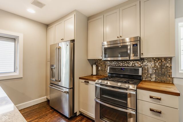 4611 Carrollton Avenue, Indianapolis, IN 46205