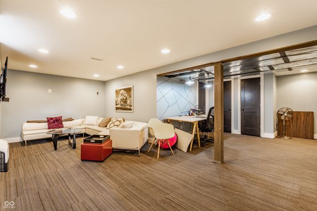 4611 Carrollton Avenue, Indianapolis, IN 46205