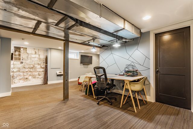 4611 Carrollton Avenue, Indianapolis, IN 46205