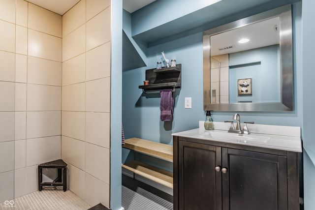 4611 Carrollton Avenue, Indianapolis, IN 46205