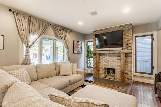 4611 Carrollton Avenue, Indianapolis, IN 46205