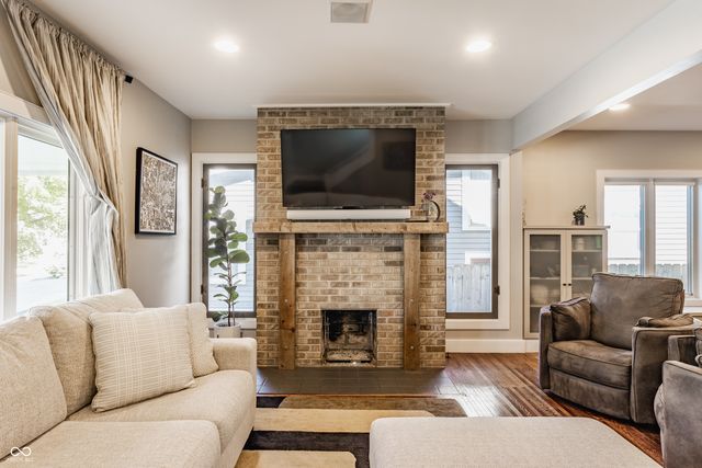 4611 Carrollton Avenue, Indianapolis, IN 46205