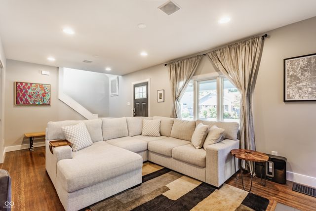 4611 Carrollton Avenue, Indianapolis, IN 46205