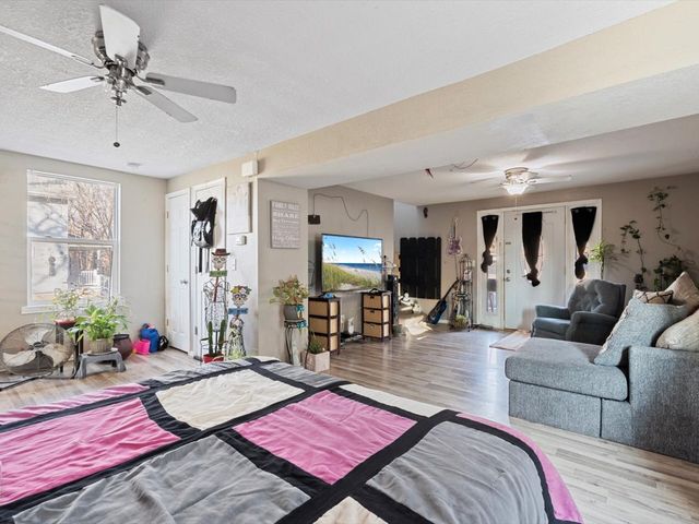 1219 W 8th Street, Davenport, IA 52802