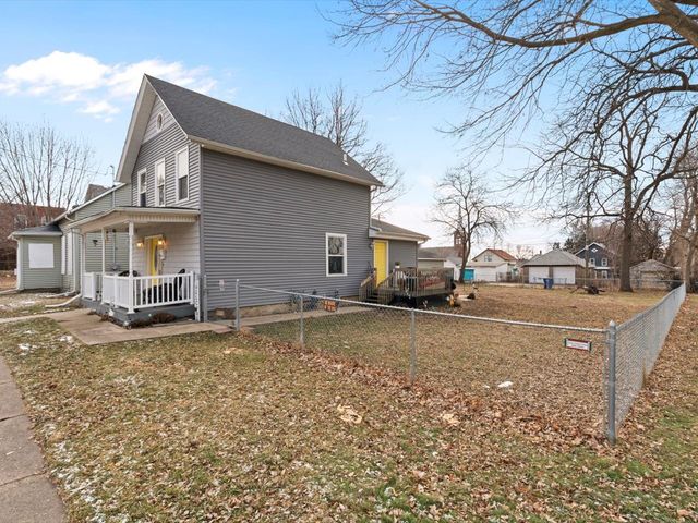 1219 W 8th Street, Davenport, IA 52802