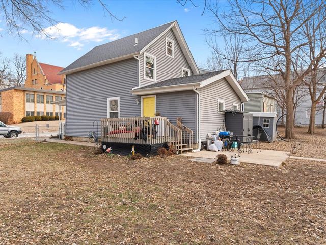 1219 W 8th Street, Davenport, IA 52802