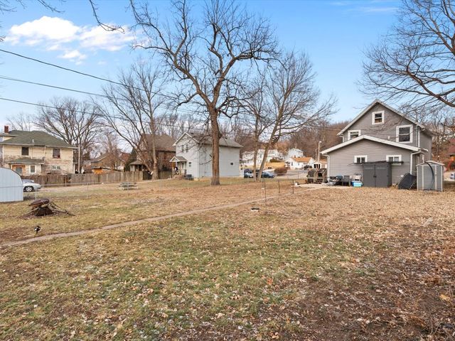 1219 W 8th Street, Davenport, IA 52802