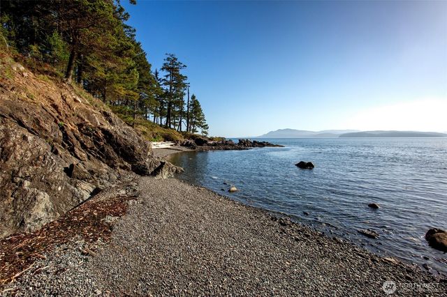 702 San Juan Drive, San Juan Island, WA 98250
