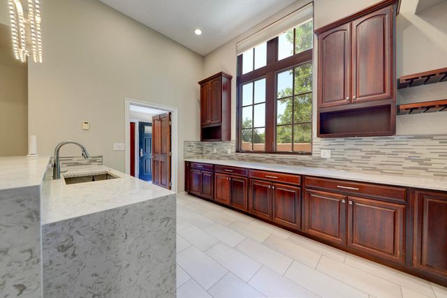 2204 Via Granada Place NW, Albuquerque, NM 87104