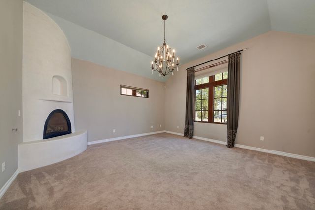 2204 Via Granada Place NW, Albuquerque, NM 87104