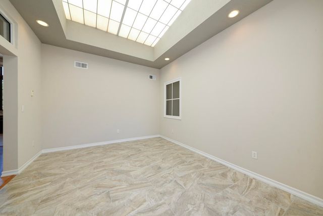 2204 Via Granada Place NW, Albuquerque, NM 87104