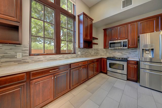 2204 Via Granada Place NW, Albuquerque, NM 87104