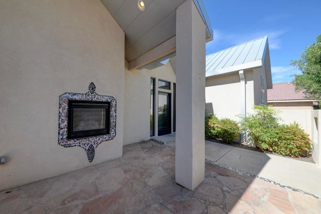 2204 Via Granada Place NW, Albuquerque, NM 87104