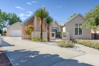 2204 Via Granada Place NW, Albuquerque, NM 87104