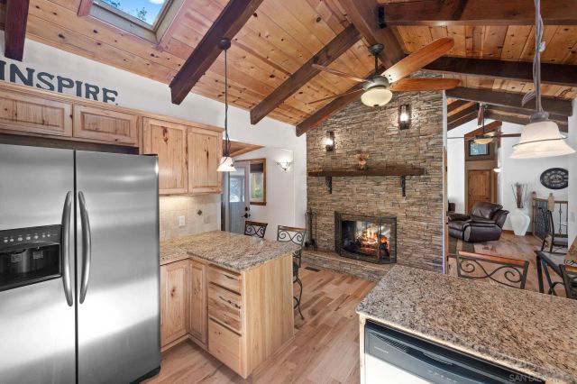 27720 Saunders Meadow Rd, Idyllwild, CA 92549