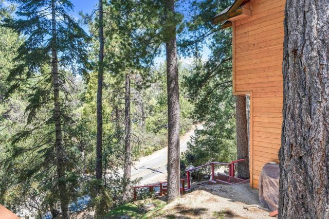 27720 Saunders Meadow Rd, Idyllwild, CA 92549