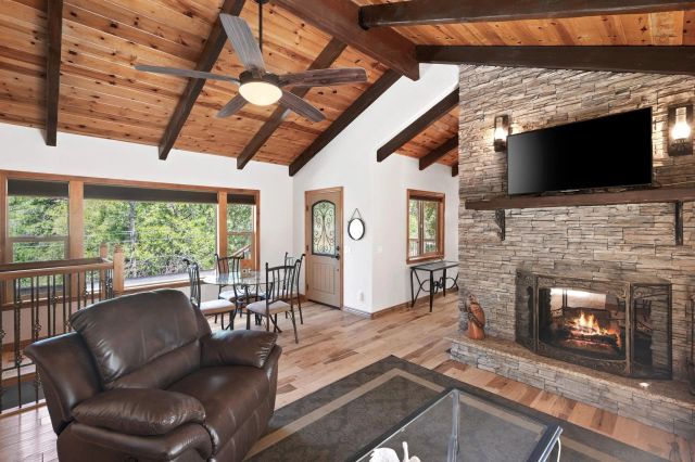 27720 Saunders Meadow Rd, Idyllwild, CA 92549