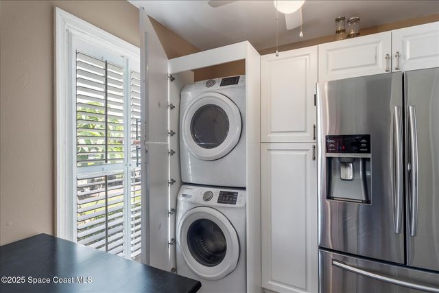 927 N Colonial Court 33, Indian Harbour Beach, FL 32937