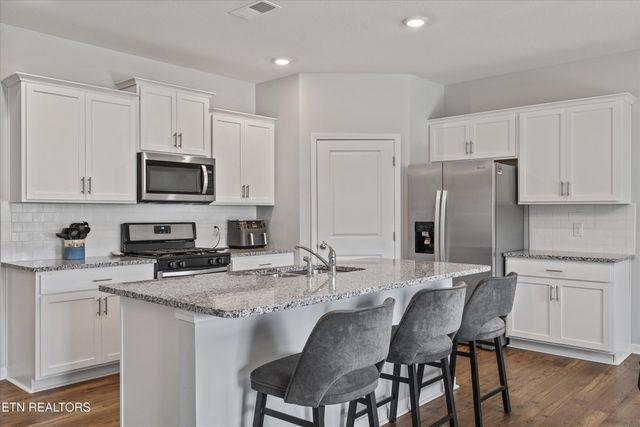 513 Cedar Park Drive, Loudon, TN 37774