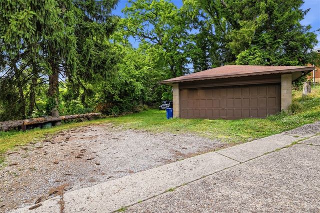 1715 Crosby Ave, Beechview, PA 15216