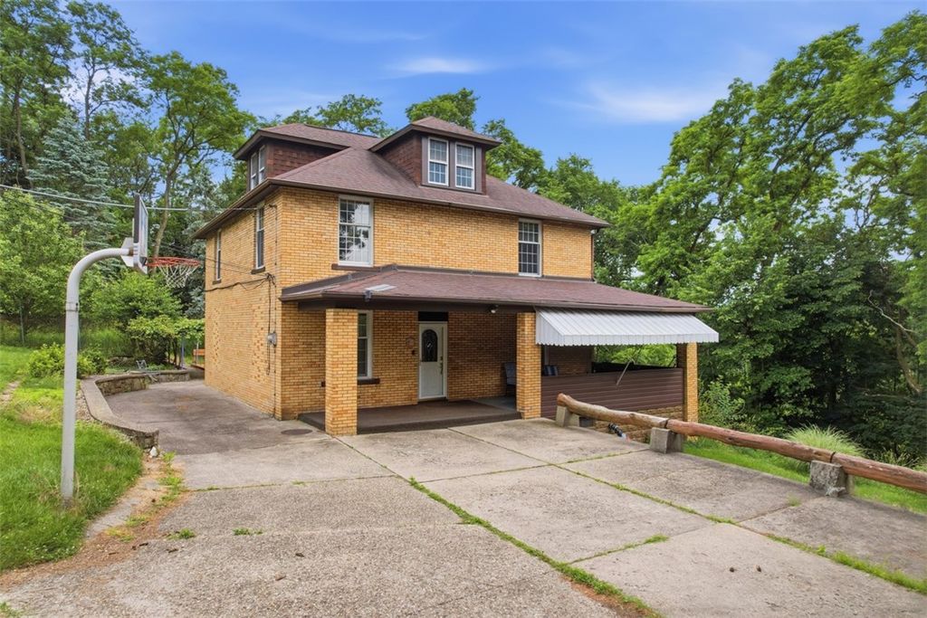 1715 Crosby Ave, Beechview, PA 15216