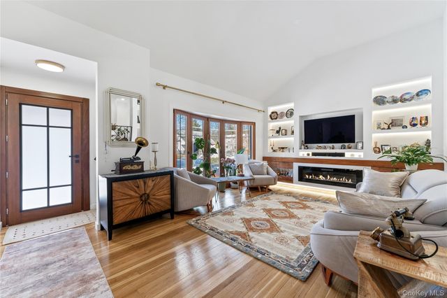 719 Wilmot Road, Scarsdale, NY 10583