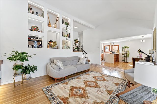 719 Wilmot Road, Scarsdale, NY 10583