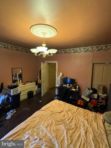 5221 CEDAR AVE, Philadelphia, PA 19143