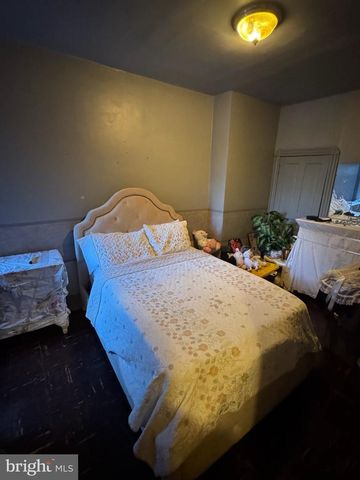 5221 CEDAR AVE, Philadelphia, PA 19143