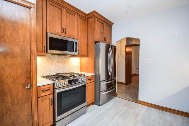 2941 N 75th STREET, Milwaukee, WI 53210