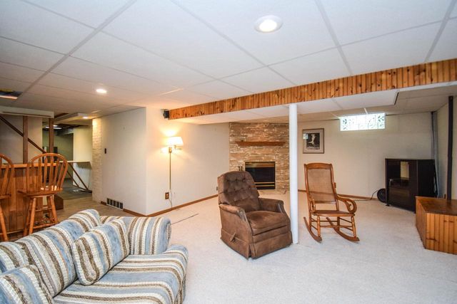 2941 N 75th STREET, Milwaukee, WI 53210
