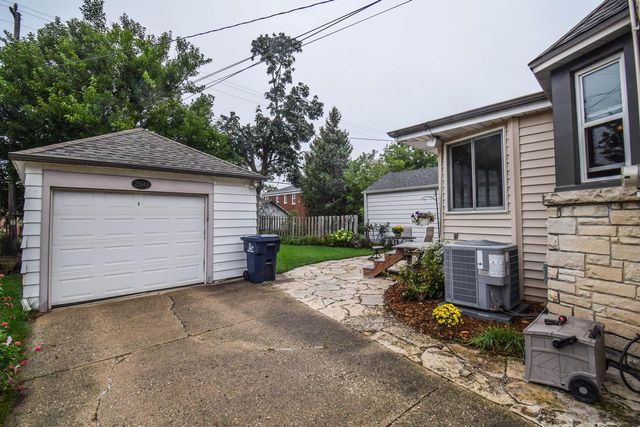 2941 N 75th STREET, Milwaukee, WI 53210