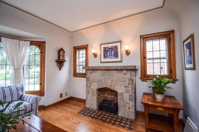 2941 N 75th STREET, Milwaukee, WI 53210
