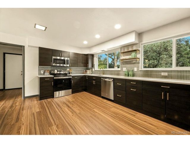 3114 Templeton Gap Rd, Colorado Springs, CO 80907