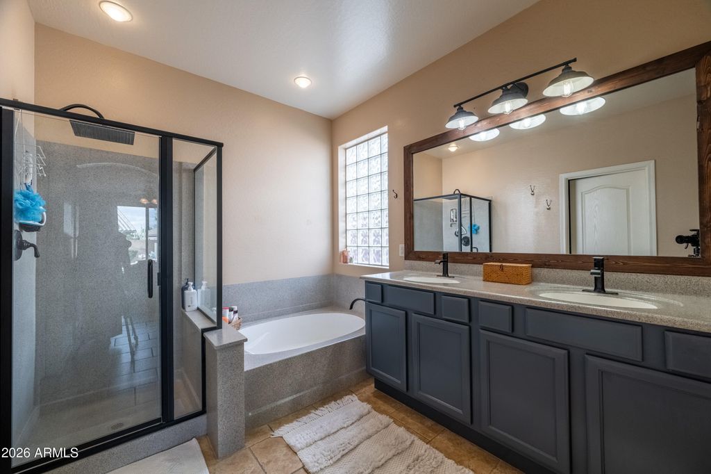 Image 12 of property listing at 7579 E GLOBEMALLOW Lane, Gold Canyon, AZ 85118