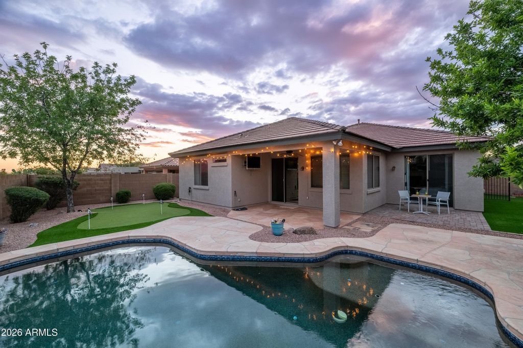 Image 2 of property listing at 7579 E GLOBEMALLOW Lane, Gold Canyon, AZ 85118