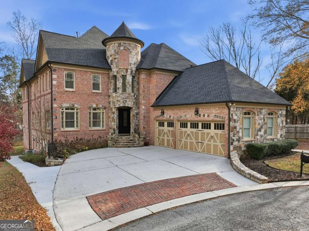 7611 Regency Circle, Sandy Springs, GA 30350 — photo 3