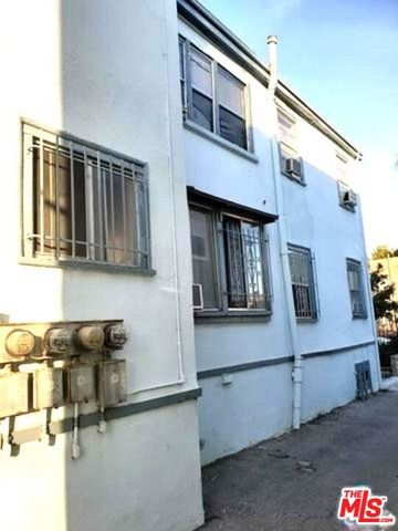 901 S Catalina Street, Los Angeles, CA 90006