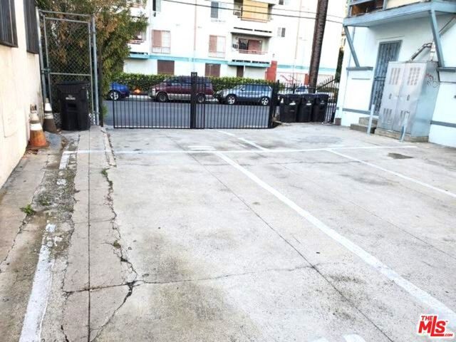 901 S Catalina Street, Los Angeles, CA 90006