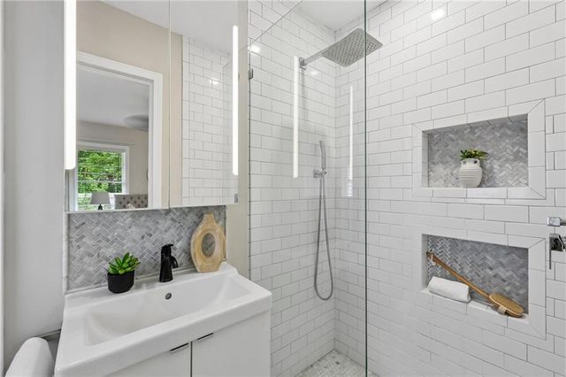 579 N Superior Avenue, Decatur, GA 30033