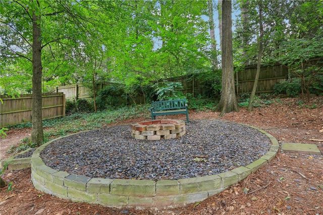 579 N Superior Avenue, Decatur, GA 30033