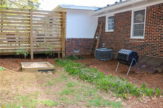 579 N Superior Avenue, Decatur, GA 30033