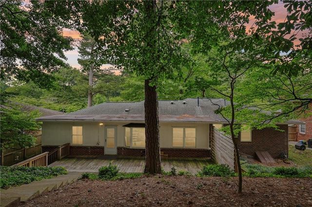 579 N Superior Avenue, Decatur, GA 30033