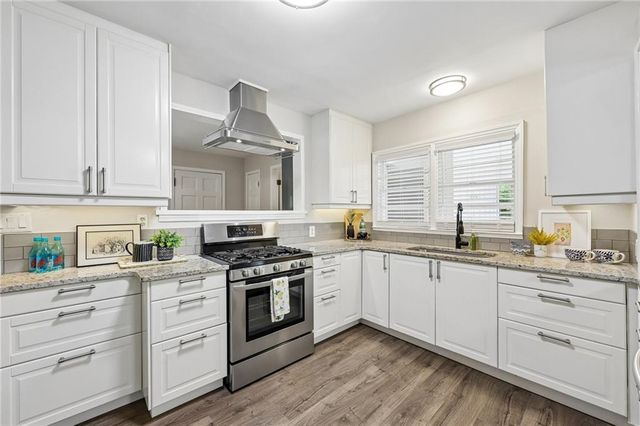579 N Superior Avenue, Decatur, GA 30033