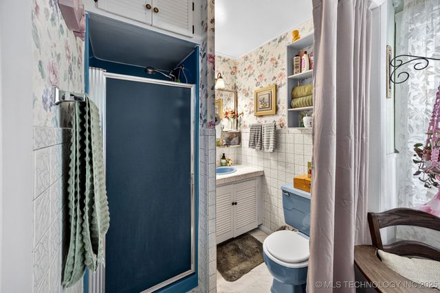 225 S Locust Street, Oologah, OK 74053